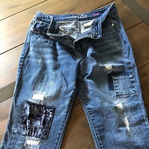 Inc Blue velvet with almost ripped jeans